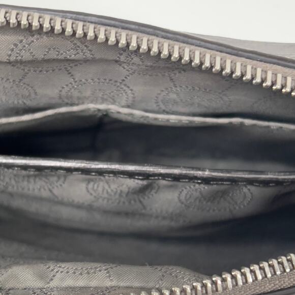 Michael Kors Zip Around Silver Metallic Textured Crossbody Bag Adj Strap - Picture 4 of 16